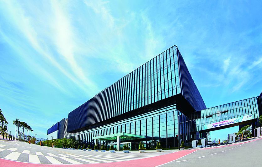 삼성바이오로직스는 미국 엔졸리틱스와 바이오의약품 위탁개발생산(CDMO) 계약을 맺었다고 8일 밝혔다. 삼성바이오로직스 3공장. 사진=삼성바이오로직스