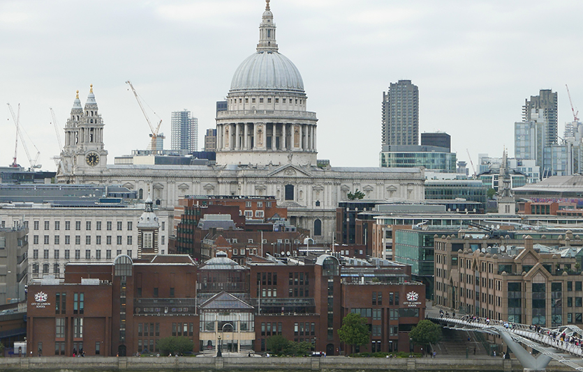 코로나19로 영국기업들은 ESG 정보공개가 투자자와 규제기관으로부터 직원, 고객, 대중까지 이해관계자의 주요 관심으로 부상하면서 관련 이슈에 중점을 두고 이를 경영에 적극 반영하고 있다. 테이트모던에서 바라본 템즈강 전경. 사진=김성미 기자