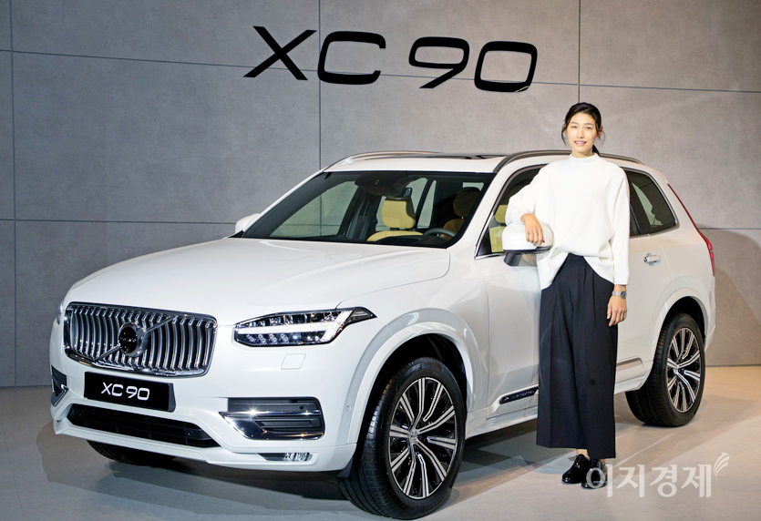 김연경 선수는 2019년 10월 선보인 볼보의 신형 XC90 출시 행사에 참석해 신형 XC90을 알렸다. 사진=정수남 기자