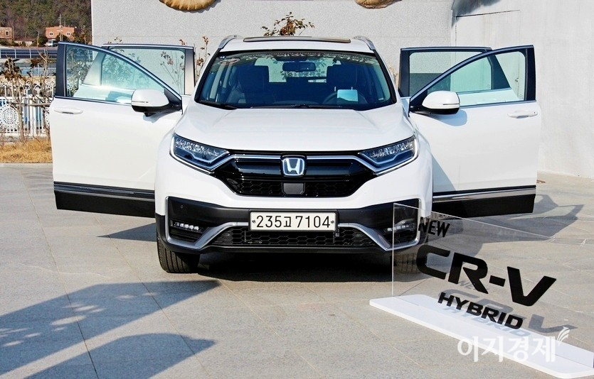 올해 혼다의 한국 성장을 견인하고 있는 CR-V 하이브리드. 사진=정수남 기자