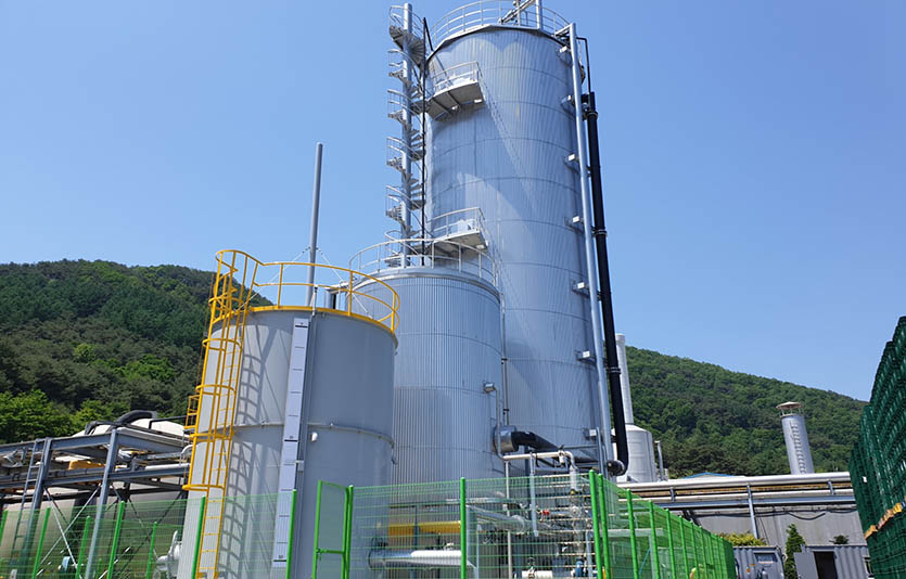 하이트진로는 친환경 사업장으로 변신중이다. 하이트진로 강원공장의 고효율 폐수처리시설, 협기성 소화조. 사진=하이트진로