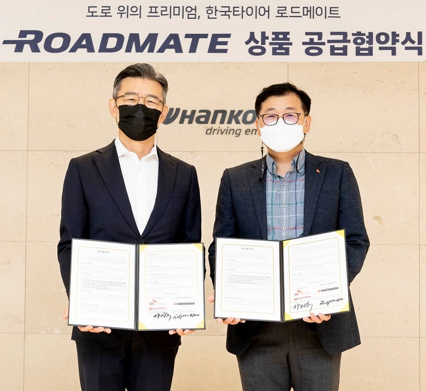 한국타이어가 SK네트웍스에 ‘로드메이트’ 타이어 공급을 위한 업무협약을 체결했다. 사진=한국타이어