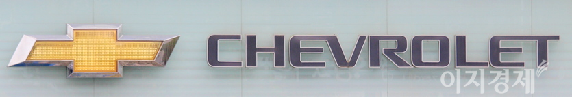 베놈2 극 초반 쉐보레 엠블럼도 나온다. 사진=정수남