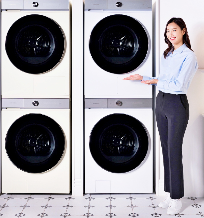 삼성전자가 국내 최대인 20㎏ 용량의 건조기 비스포크 그랑데 AI를 출시했다. 국내 최대 24㎏ 용량 세탁기(하단)와 함께 설치된 모습. 사진=삼성전자