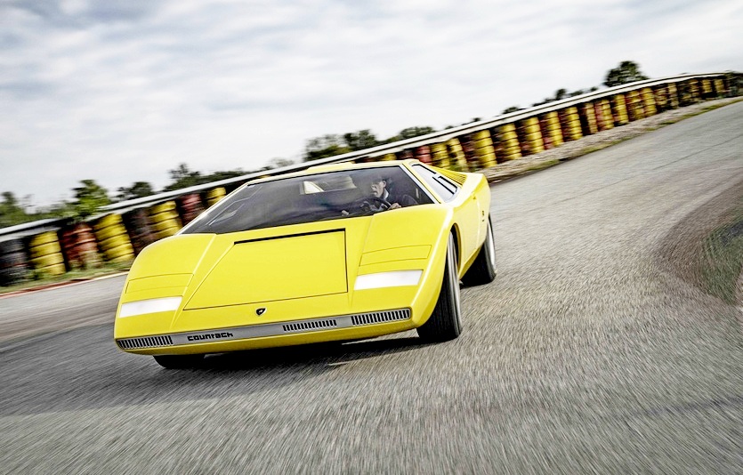 람보르기니가 1971년 선보인 쿤타치 LP 500을 최근 완벽하게 복원했다. 사진=람보르기니