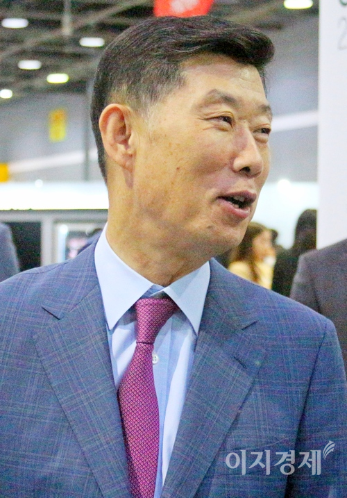 김홍국 회장은 평소 자녀에게 경역승계를 하지 않겠다고 천명해지만, 이번 공정의 판결로 이중인격이 고스란히 드러났다. 사진=정수남 기자