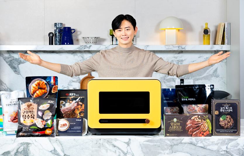 삼성전자가 국내 주요 식품 업체와 협력을 강화해 ‘삼성 비스포크 큐커’ 전용 요리를 140종 이상으로 확대한다. 사진=삼성전자