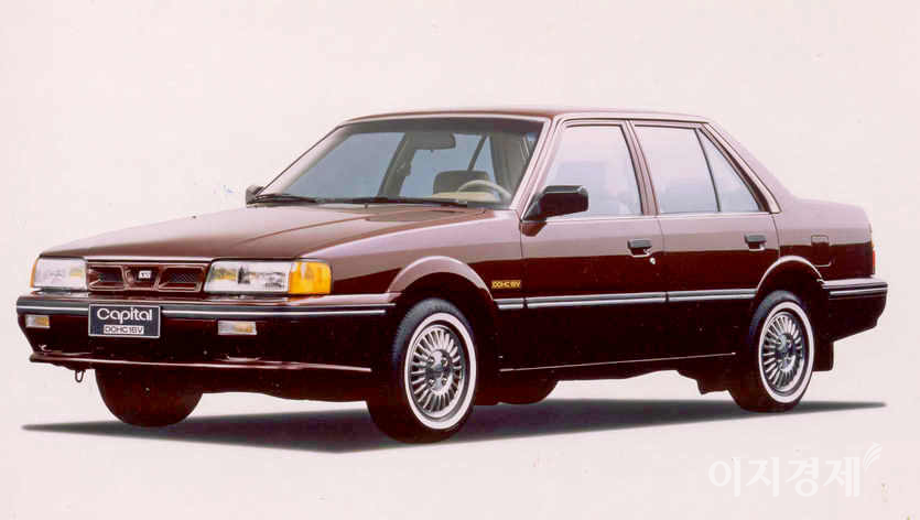 (위부터)캐피탈은 기아차가 1989년 3월부터 1996년 12월까지 생산 판매한 소형 세단이다. 포텐샤는 1992년 4월부터 2002년 5월까지 생산 판매된 후륜구동의 대형 세단이다.오피러스는 2003년 3월부터 2012년 5월까지 선보인 전륜구동 대형 세단이며. K시리즈로 대체됐다. 사진=이지경제 DB, 정수남 기자. 기아 화성공장에서 생산하다가 2009년부터 소하리 공장에서 생산됐다.   사진=이지경제 DB, 정수남 기자