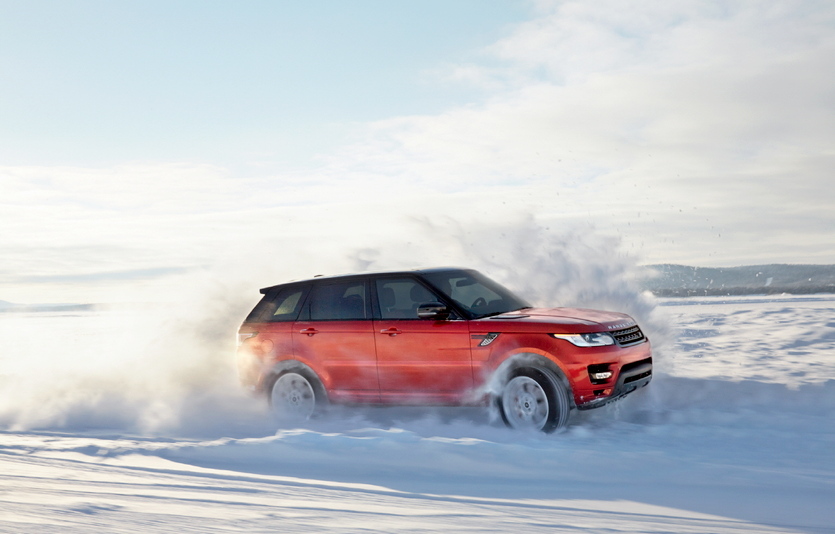 대한타이어산업협회는 겨울용 타이어 장착을 권고한다. 사진=랜드로버