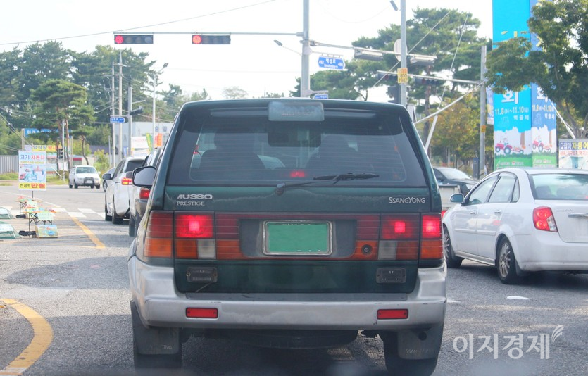수도권의 경우 운행 규제 5등급 노후 경유차는 적발시 과태료 10만원이, 단속에 응하지 않거나 기피 또는 방해하는 운전자에게는 200만원 이하의 과태료가 각각 부과된다. 사진=정수남 기자