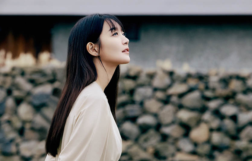 삼일제약은 100% 채식 단백질 음료 ‘일일하우 프로틴밀’의 광고모델로 배우 신민아(사진)를 발탁하고 마케팅 강화에 나선다. 사진=삼일제약