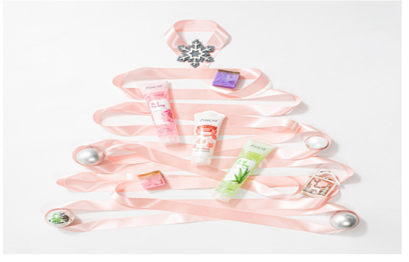 화장품업체 샤카트가 미혼모 가정을 위해 올해도 1000만원 상당의 화장품을 기부했다. 사진=샤카트