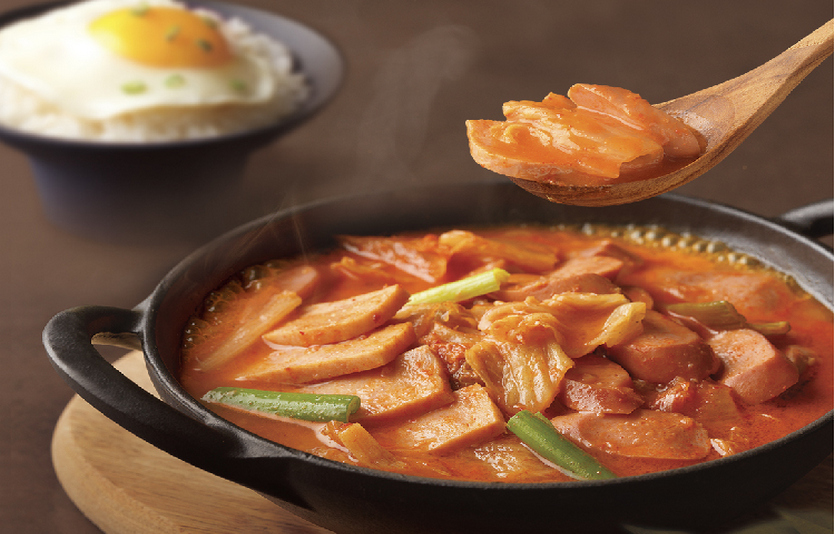 한솥도시락은 12월 신메뉴 '김치부대찌개' 출시 영향으로 가맹점 매출이 껑충 뛰었다. 사진=한솥도시락