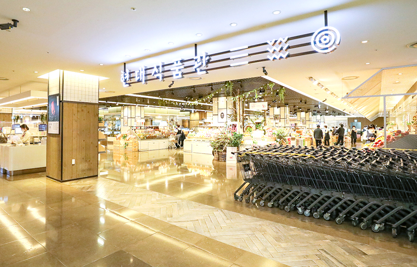 현대백화점은 연말을 맞아 27~31일 5일간 전국 16개 점포 식품관에서 ‘연말 선물 상품 할인전’을 진행한다. 사진=현대백화점