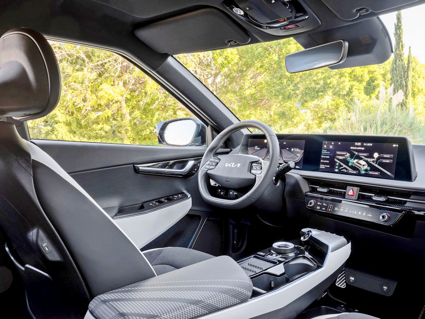 넉넉한 실내 공간을 가진 EV6. 사진=기아차