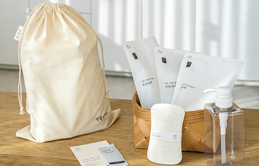 생활용품 전문 브랜드 생활공작소는 친환경 생활을 실천하려는 입문자를 위한 ‘주방세제 에코팩’을 출시했다. 사진=생활공작소