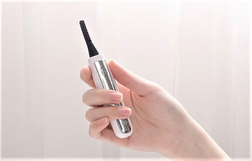 다온솔은 대폭 개선된 휴대형 속눈썹 고데기를 출시해 할인판매한다. 사진=다온솔