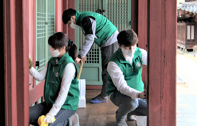 스타벅스 코리아는 우리 문화재 보호에 앞장서며 ESG 경영 실천에 나선다. 사진=스타벅스