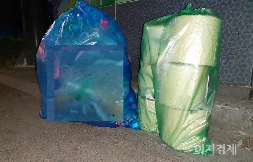 성남 도심에서 연탄재를 카메라에 최근 담았다. 사진=신광렬 기자