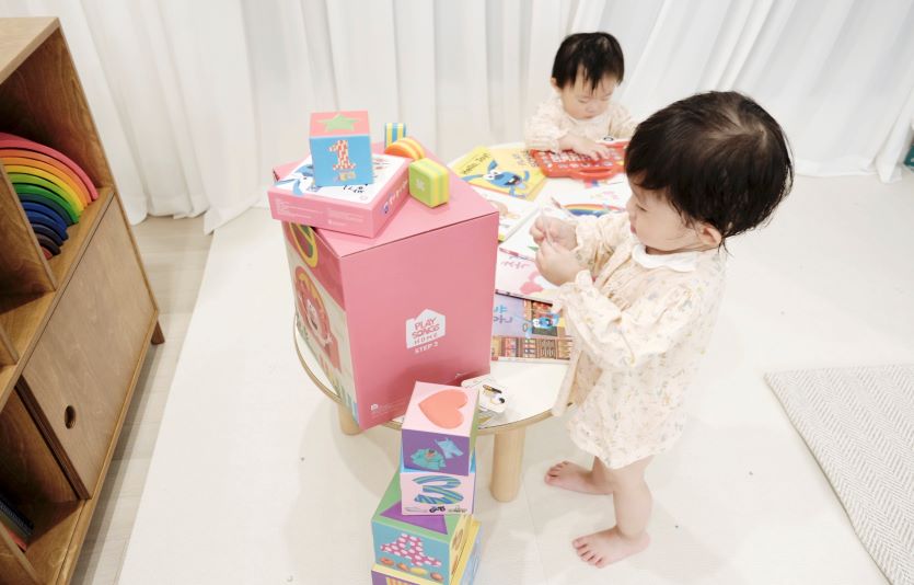 집에 머물러야하는 이 시기 영유아들을 위한 통합발달 교육프로그램들을 활용하는 사례가 늘고 있다. 사진=바이시클