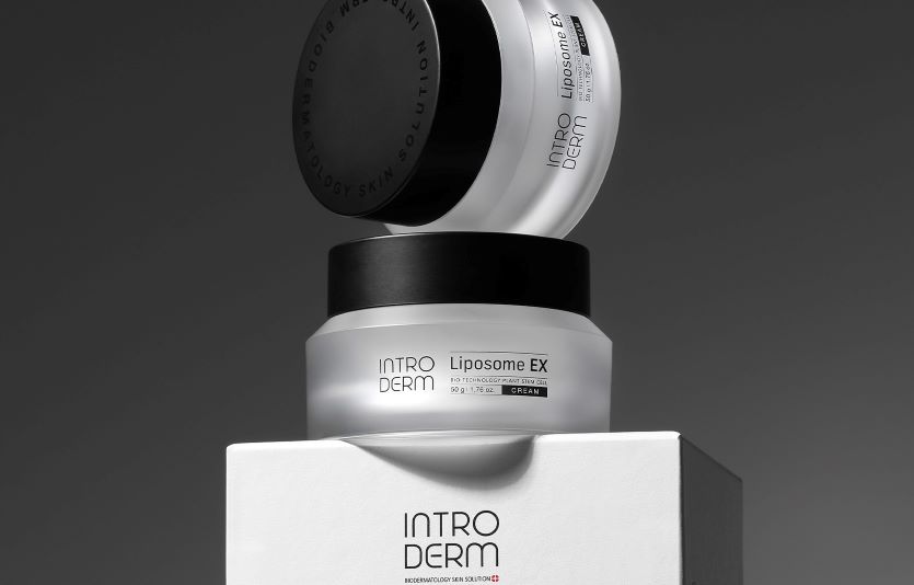 지쿱이 리포좀 공법을 적용한 미백,주름개선 화장품 '케어셀라 인트로덤 리포좀 EX'를 출시했다. 사진=지쿱