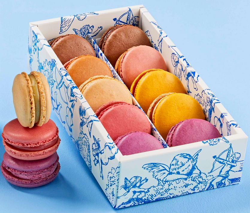 파리바게뜨가 선보인 제품 가운데 프랑스 정통 마카롱은 마카롱 본연의 깊고 풍부한 맛을 살리면서도 중량을 종전보다 40% 늘렸다. 사진=파리바게뜨