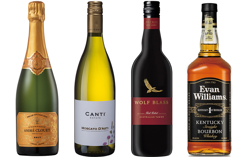 (왼쪽부터) 앙드레 끌루에 드림빈티지 2016, 칸티 모스카토 다스티, 울프블라스 레드라벨 타우니, 에반 윌리엄스 블랙. 사진=신세계L&B