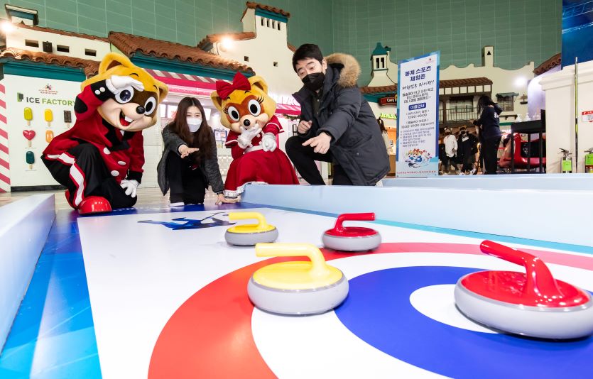롯데월드가 동계스포츠와 역사체험 등 여러 프로그램을 운영한다. 사진=롯데월드