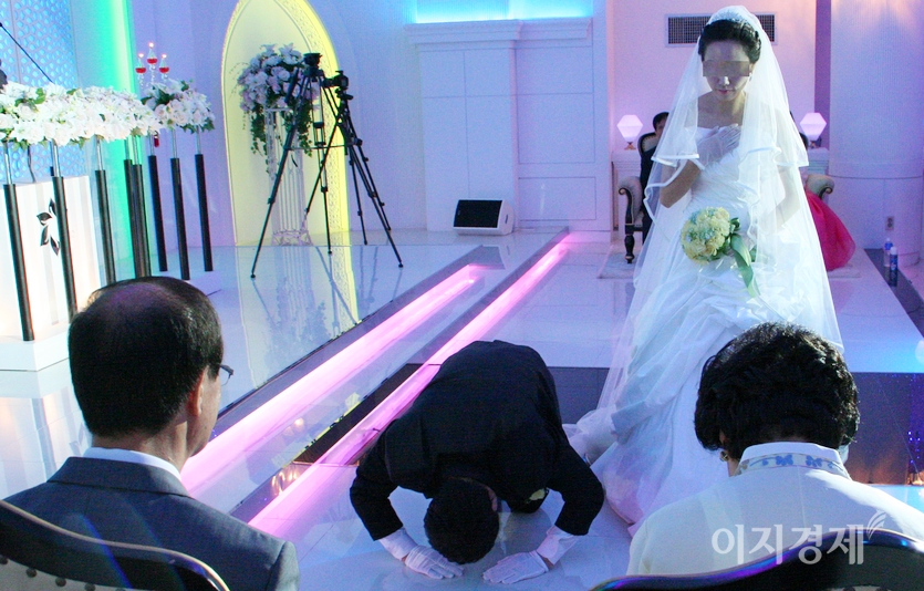 김영란법에서는 결혼식 축의금 등으로 5만원 이하를 규정하고 있다. 사진=이승렬 기자