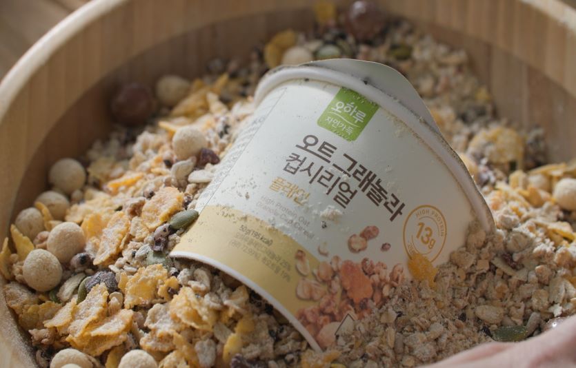 CJ온스타일이 '오트 그레놀라 컵시리얼'을 출시하고 본격 마케팅을 시작한다. 사진=CJ온스타일