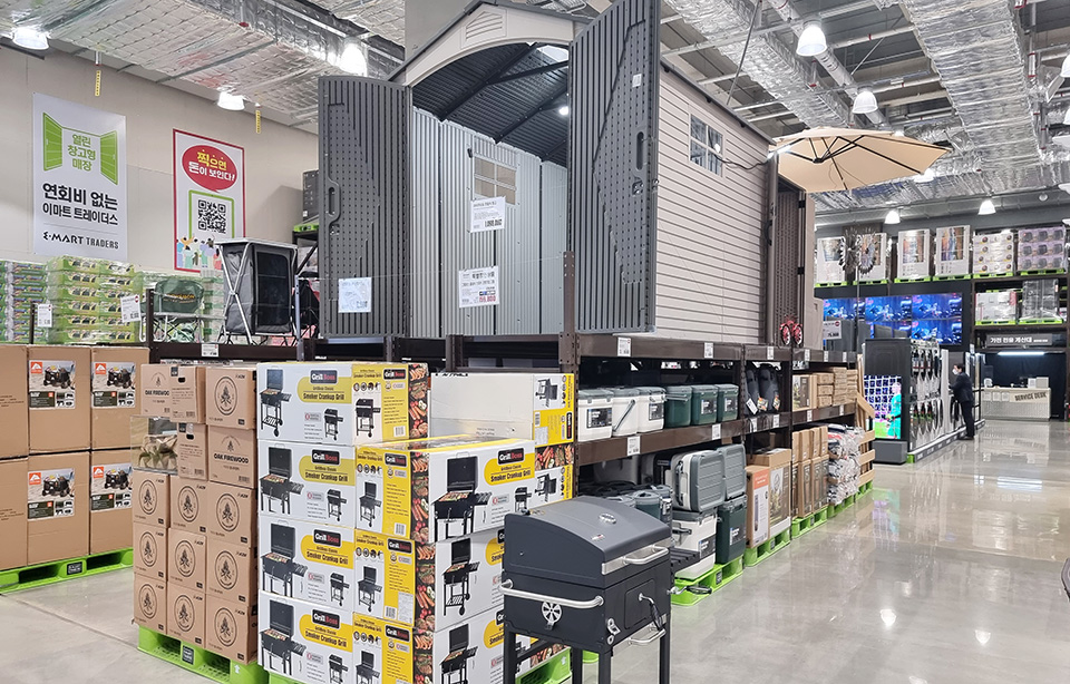 트레이더스는 한발빠른 봄맞이 캠핑 기획전을 진행한다. 사진=이마트 