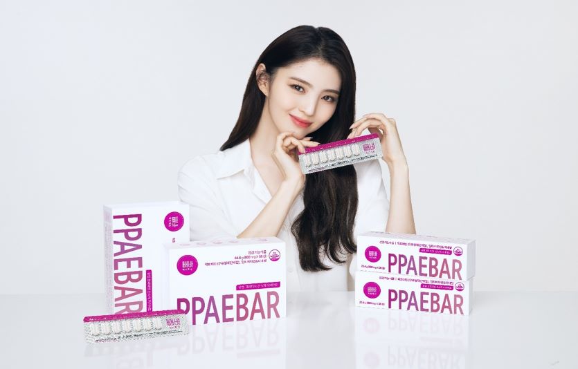 이엘라이즈가  ‘빼바 락토페린’의 공식 모델로 배우 한소희를 발탁하고 신제품 출시를 알렸다.  사진=헬시플레이스