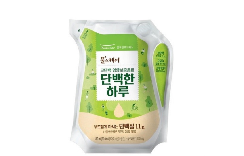 풀무원과 대상 등 식품업계에서도 노인용 영양균형식품에 주목하고 있다. 사진은 풀무원의 영양보충음료 '단백한하루'.