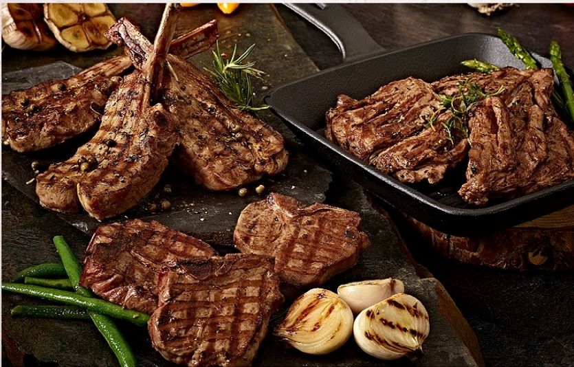 캠핑의 백미는 숯불에서 구워먹는 스테이크라 할만하다. 호텔레스토랑 못지 않게 즐길 수 있는 밀키트 제품들이 출시돼 있다. 사진=글래드호텔