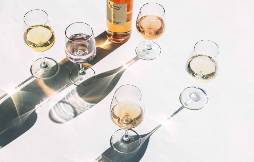 그랜드하얏트서울이 특별케이크와 함께 로제 및 스파클링 와인 할인행사를 진행한다. 사진=그랜드하얏트호텔