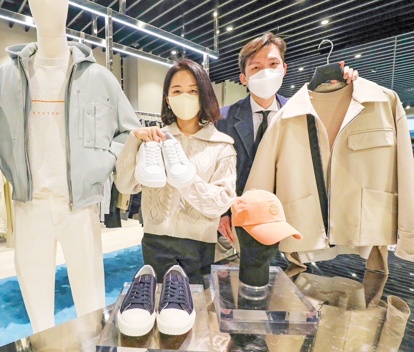 현대백화점그룹의 고급 패션 전문기업 한섬이 캐주얼 브랜드 시스템과 시스템옴므 봄, 여름 의류 110종을 선보인다, 사진=한섬