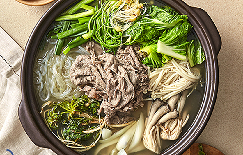 GS리테일 밀키트 브랜드 심플리쿡의 삼색봄나물 소불고기전골. 사진=GS리테일