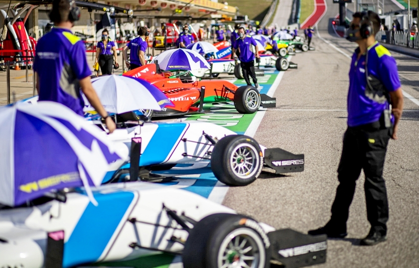 한국타이어가 유럽과 북남미, 아시아 대륙에서 매년 열리고 있는 여성 레이싱 대회인 W에 타이어를 올해도 독점 공급한다. 사진=한국타이어