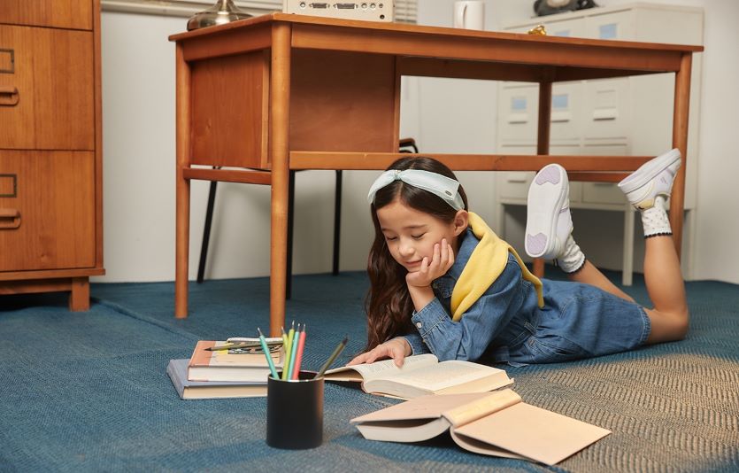 헤지스키즈가 클래식한 분위기의 봄 화보를 선보였다. 사진=헤지스키즈