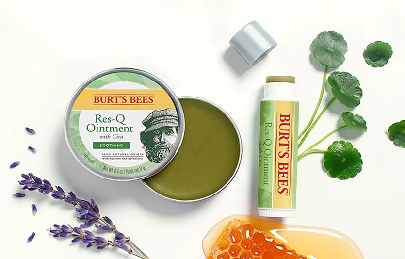 버츠비가 '레스큐 오인트먼트 시카' 제품의 스틱형 신제품을 출시했다. 사진=버츠비