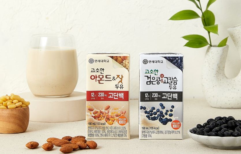 연세유업이 ‘고소한 아몬드&잣 두유 고단백’과 ’고소한 검은콩&고칼슘 두유 고단백' 제품을 출시했다. 사진=연세유업