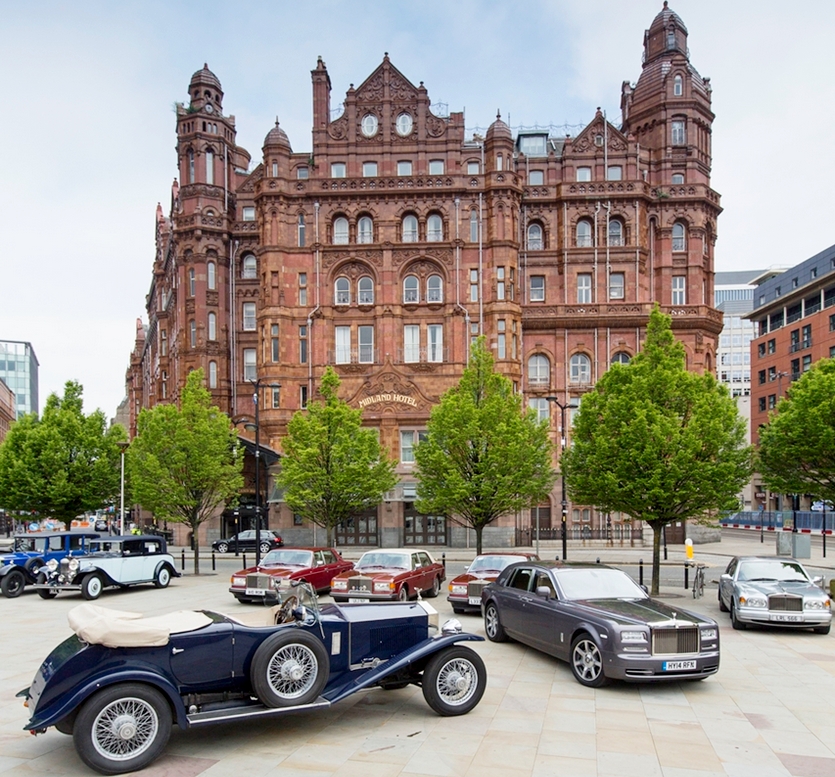 극중 왕실 사람들은 구형 롤스로이스를 대거 이용한다. 라라인 감독이 극중 차량을 통해서도 다이애나와 왕실의 차이점을 표현하는 셈이다. 왕실 별장 같은 영국 맨체스터 미드랜드 호텔에 전시된 롤스로이스. 사진=롤스로이스모터카스.