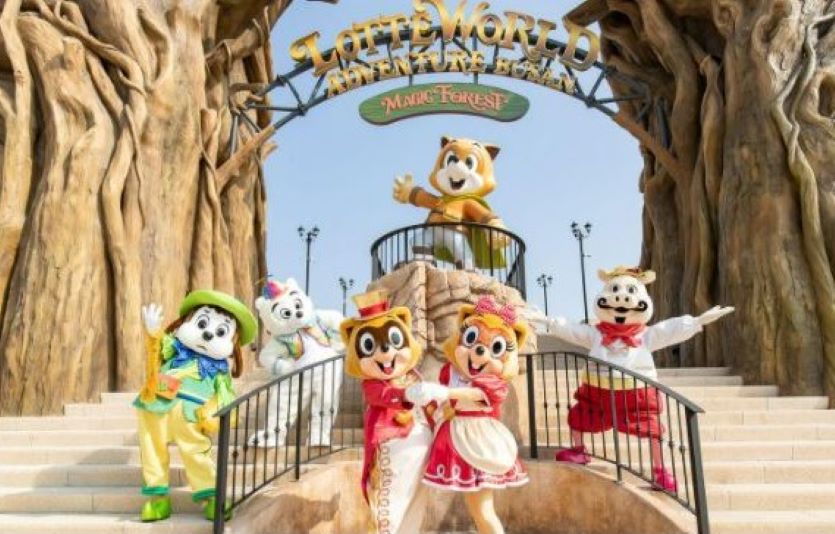 롯데호텔은 호캉스와 롯데월드 어드벤처 부산을 동시에 즐길 수 있는 패키지 상품을 출시했다. 사진=롯데호텔