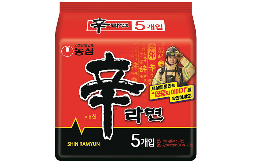 농심은 우리 사회의 숨은 영웅인 소방관의 활약상을 나누는 ‘세상을 울리는 영웅의 이야기’ 프로젝트를 추진한다. 사진=농심