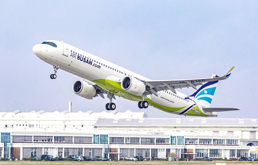 에어부산은 이달 23일 부산~사이판 노선에 첫 취항하며 코로나19로 위축된 김해국제공항의 부활에 앞장선다. 사진=에어부산