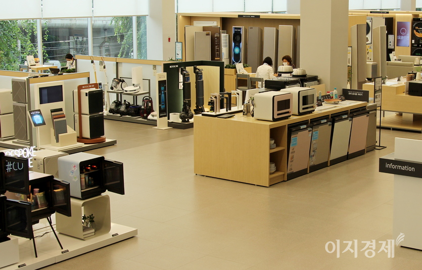 삼성전자가 전국 디지털프라자 매장에서 올해 첫 정기 할인 판매를 실시한다. 경기 성남 모란디지털프라자. 사진=이지경제