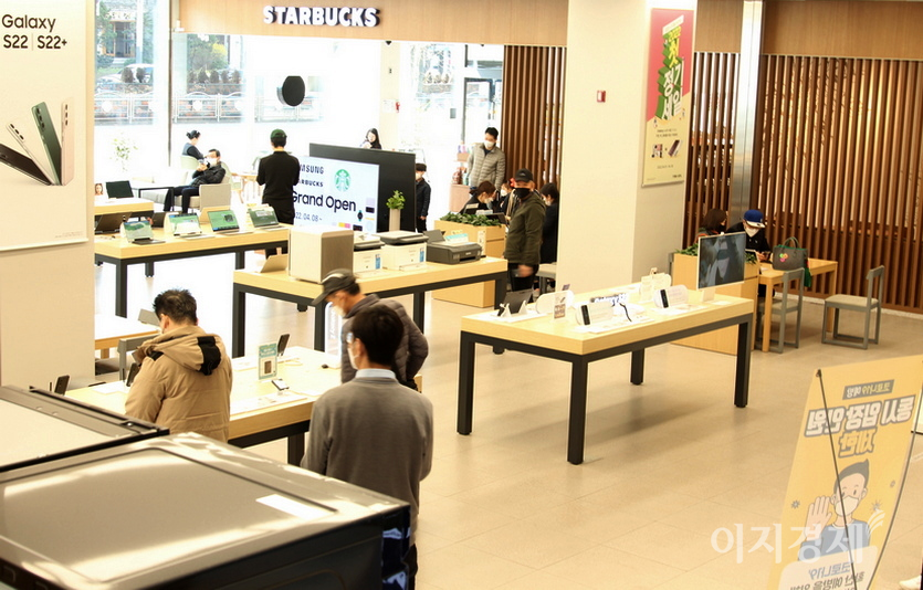 3층 사후서비스(AS)센터를 방문한 고객은 대기 시간이 길어질 경우 이곳에서 차를 마시면서 기다린다. 사진=김진이 기자