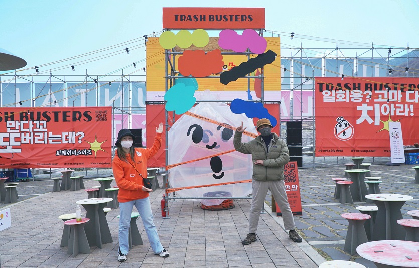 울주세계산악영화제의 식음료 공간에는 트래쉬버스터즈가 대여서비스하는 다회용기가 사용된다. 사진=트래쉬버스터즈