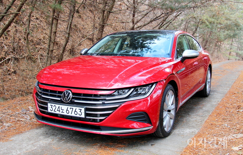 올초 선보인 신형 아테온. 사진=이지경제