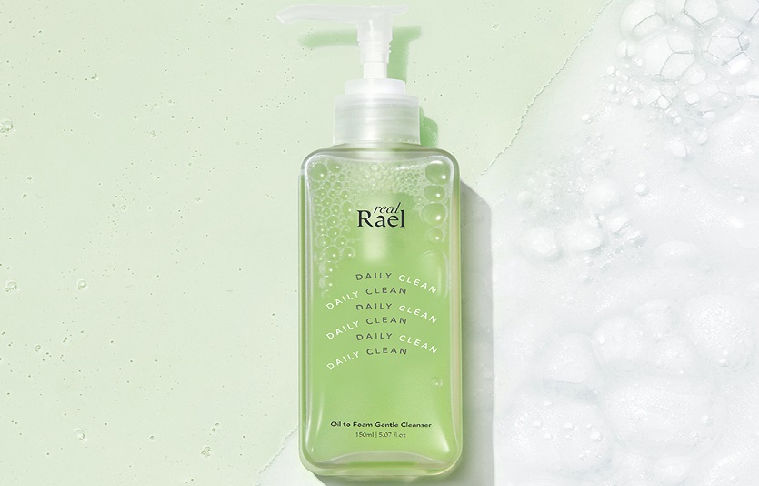 라엘의 뷰티브랜드 리얼라엘이 MZ세대의 성향에 잘 맞는 '데일리 오일 투 폼 클렌저'를 출시했다.